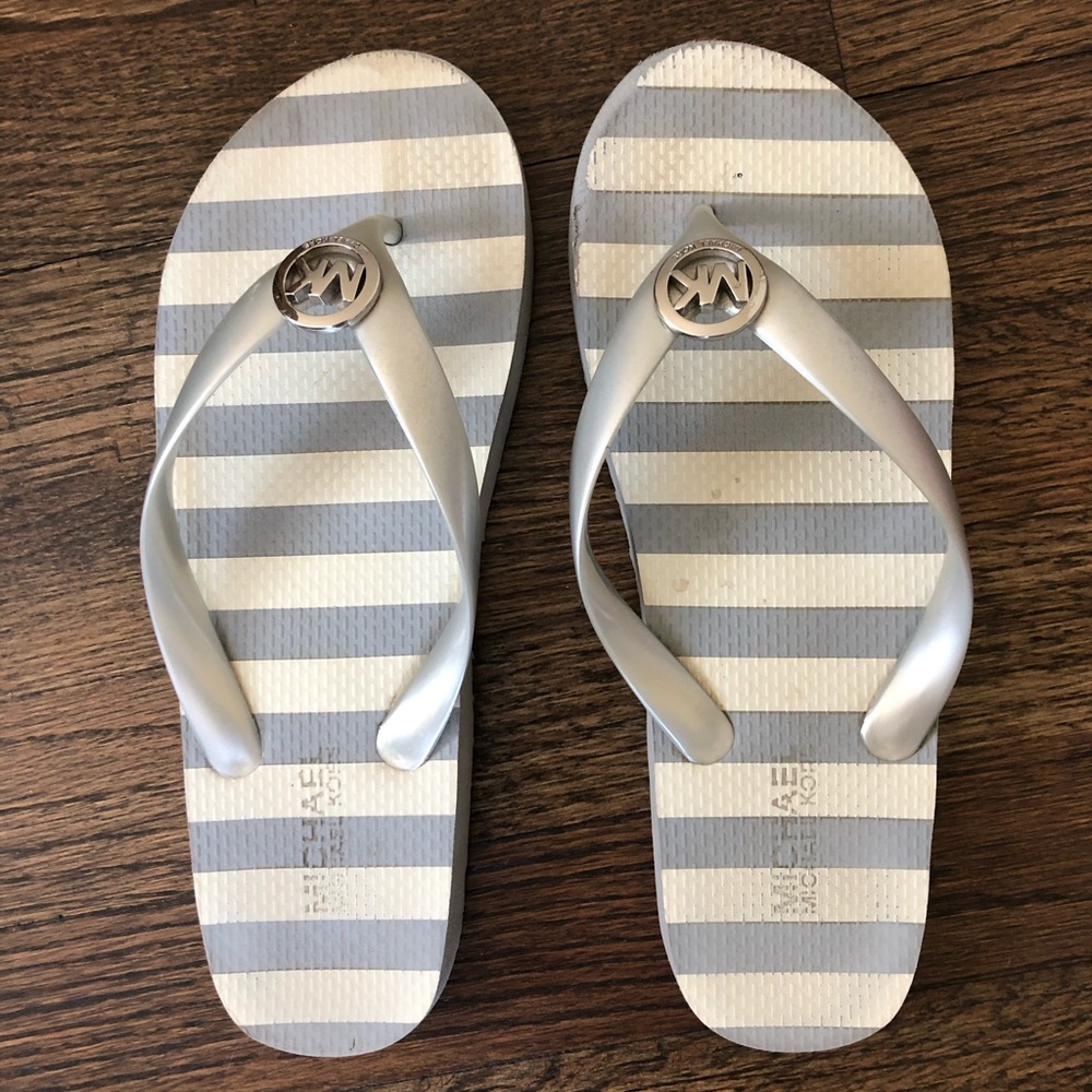 Women’s Michael Kors flip flop size 8